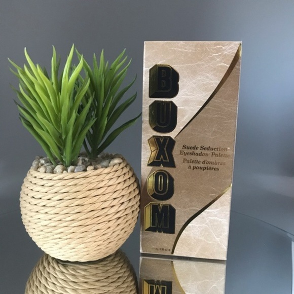 Buxom Suede Seduction Eyeshadow Palette NIB - Picture 2 of 2